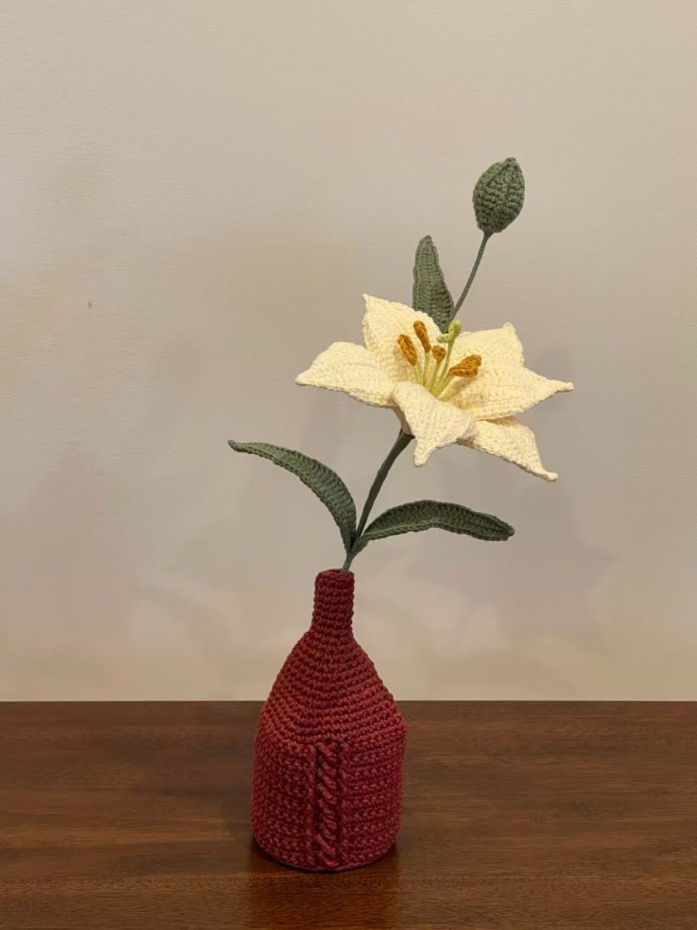 Handmade Crochet Berry-Colored Art Vase with Single Cream Yellow Lily